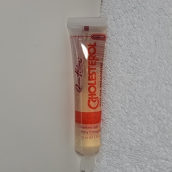 A lot of beauty products! - Picture 10 of 10